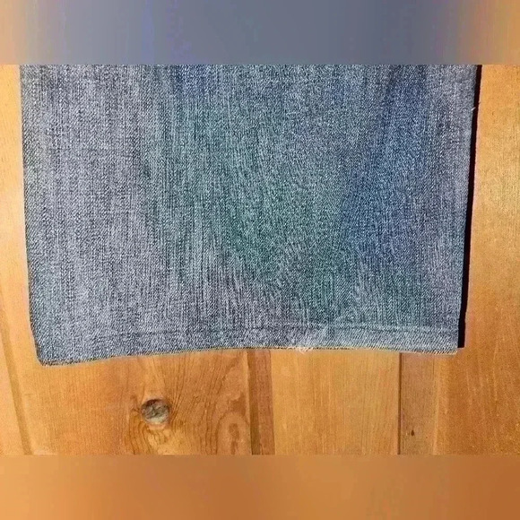 Silver Jeans Co Men's jeans size 36waist, length‎ hemmed,  distressed, dark wash - Picture 6 of 9